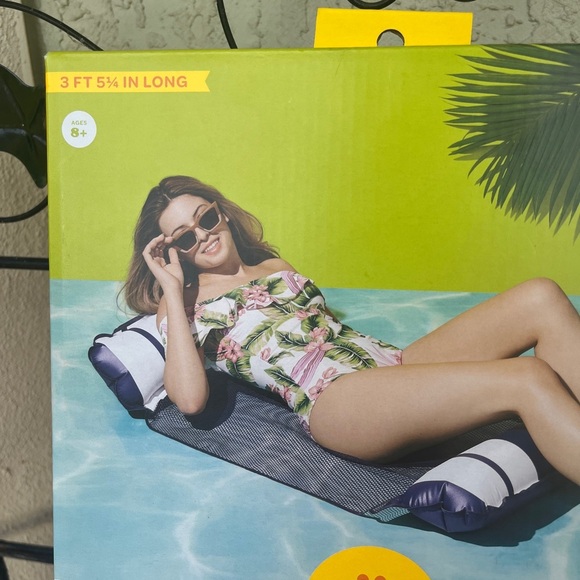 🌞 Sun Squad Inflatable Hammock Pool Float – Relax in Style! (New in box) - Picture 12 of 13